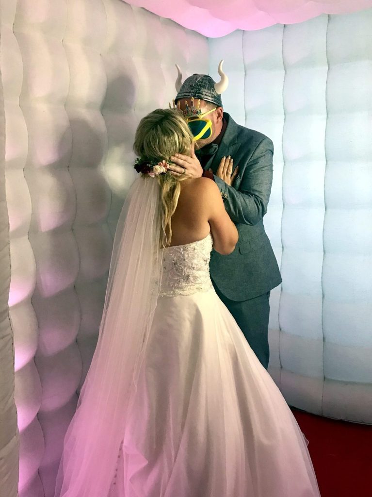 Sala weselna Ostrówce wesele Fotobudka i dmuchana kabina